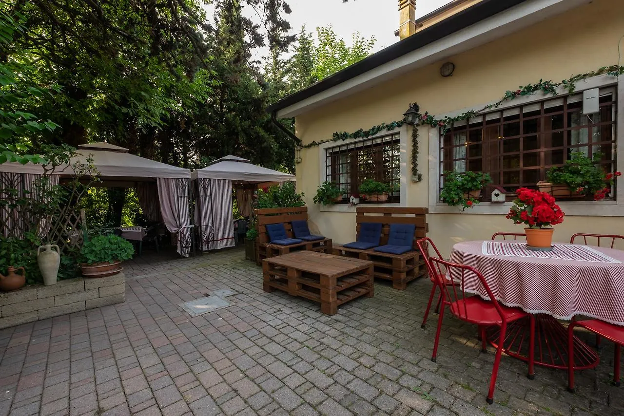 Bed & Breakfast Ai Due Pini B&B Pescantina Italy