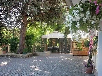 Bed & Breakfast Ai Due Pini B&B Pescantina Italy